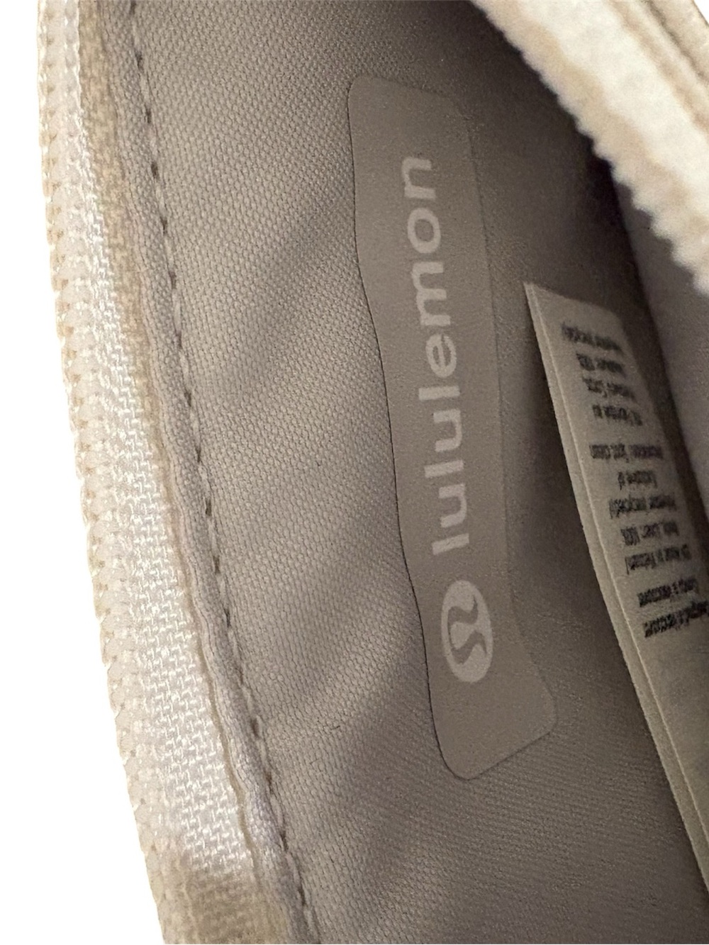 NWT Lululemon Clippable Card Pouch Wallet Light Ivory Cream Gold Hardware NWT OS - Picture 3 of 5